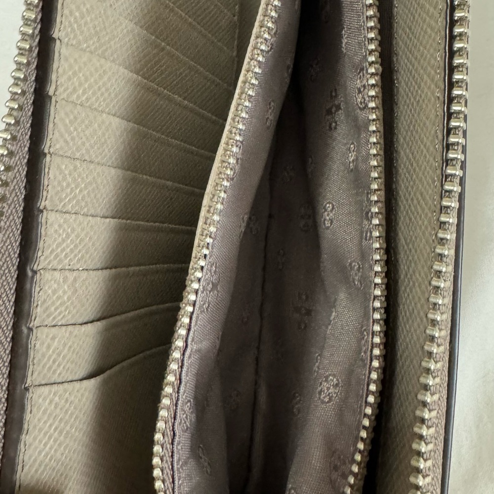 Tory Burch Wallet - Picture 2 of 6